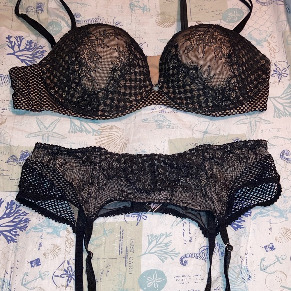 Victoria’s Secret Bra and Garter 38C and M/L Garter